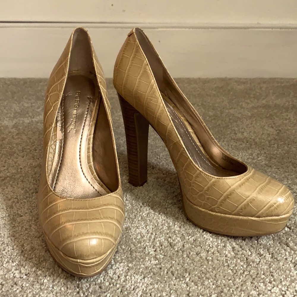 BCBG tan leather heels, size 7.5